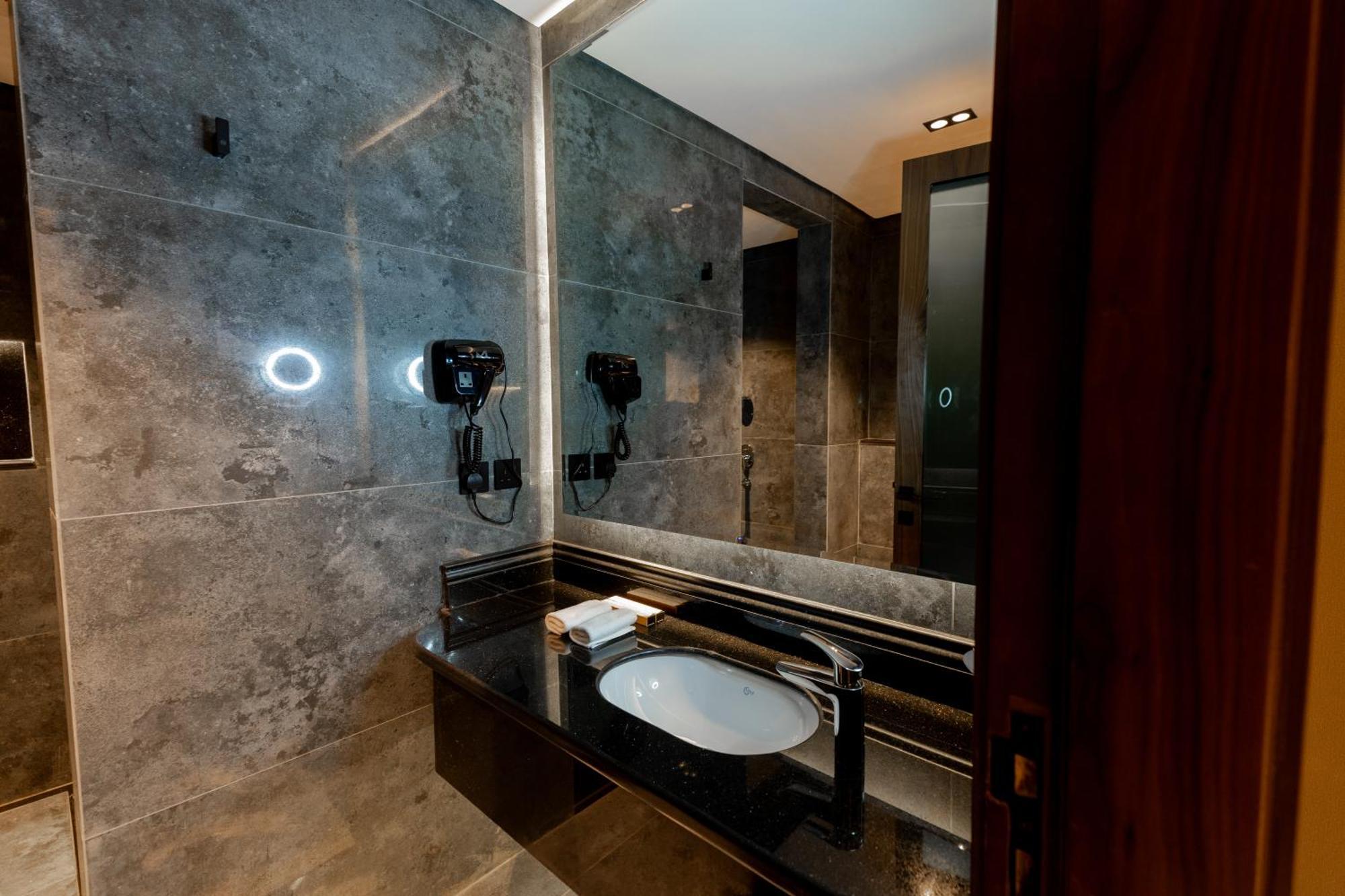 Damask Hotels Ал Хада Екстериор снимка