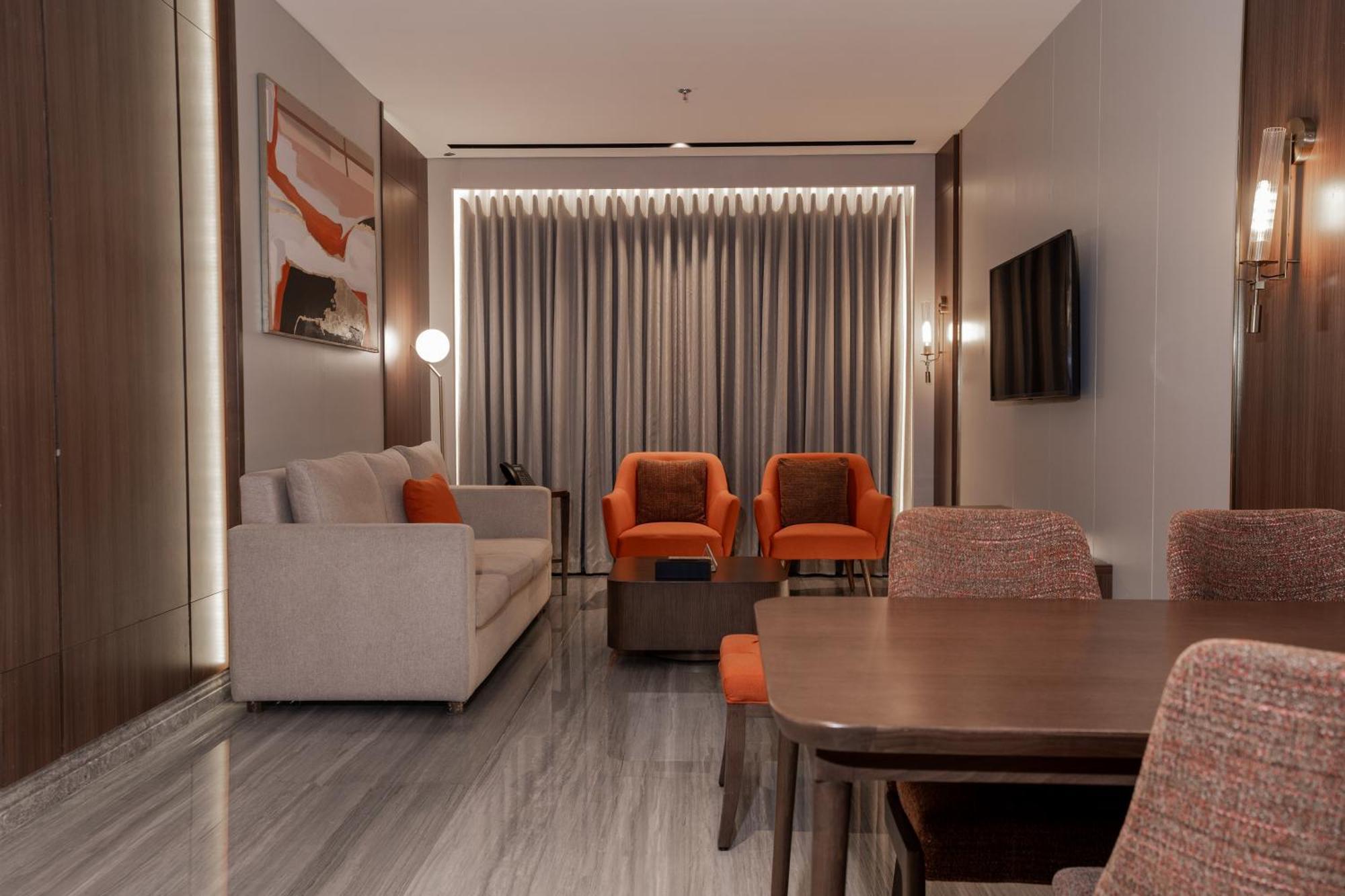 Damask Hotels Ал Хада Екстериор снимка
