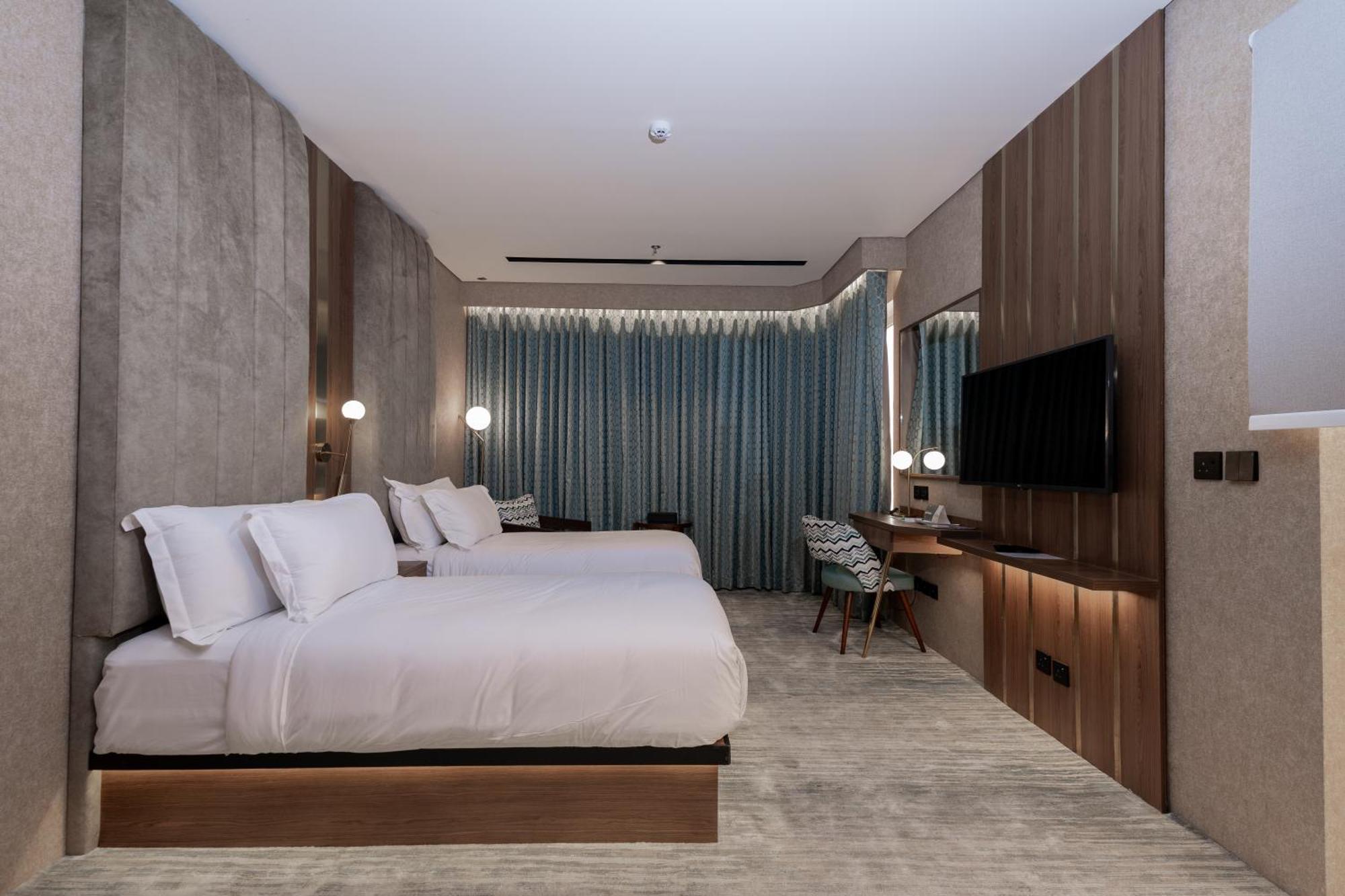 Damask Hotels Ал Хада Екстериор снимка