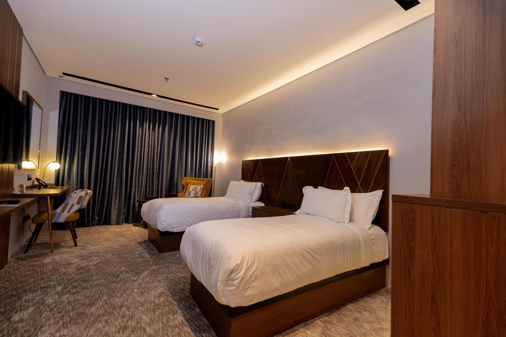 Damask Hotels Ал Хада Екстериор снимка